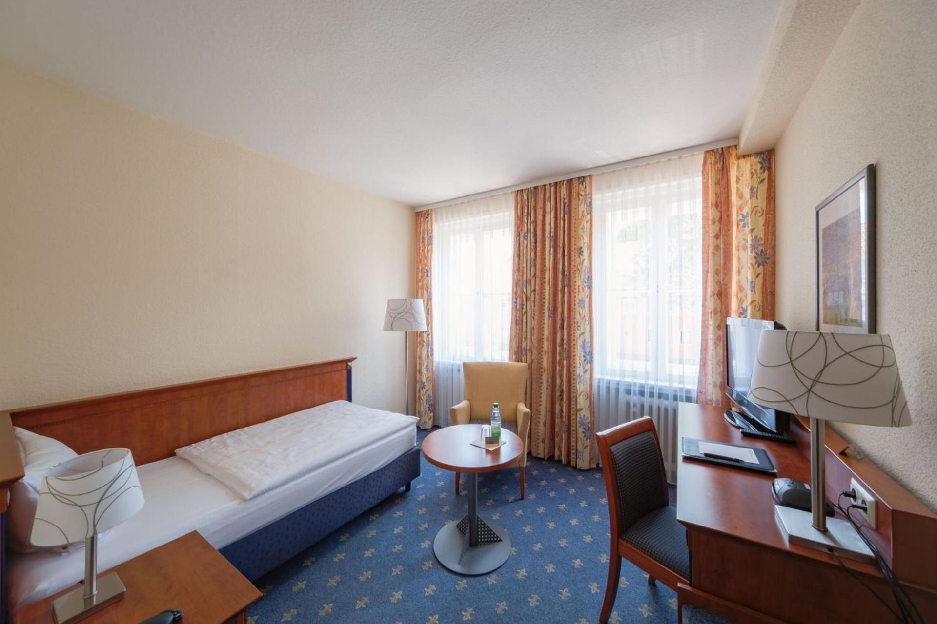 Hotel Am See Salzgitter Ruang foto