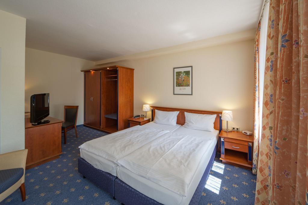 Hotel Am See Salzgitter Bagian luar foto